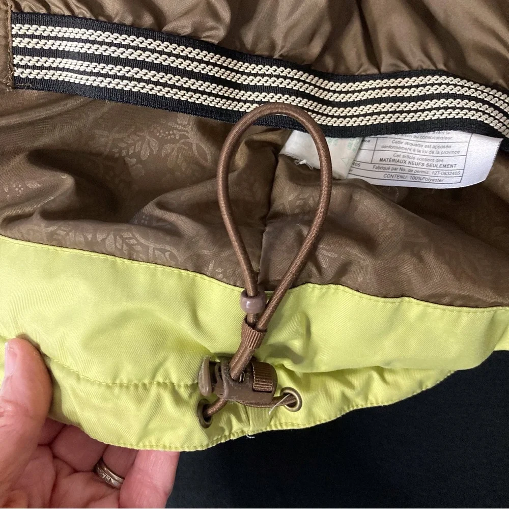 Girls Obermeyer Ski Snowboard Jacket Size 16 Juniors, Light green.